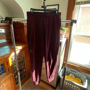 American Eagle - Active Joggers; Red, M